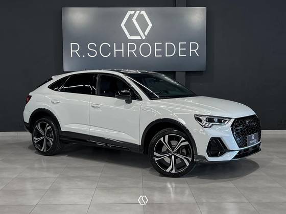 AUDI Q3 2.0 40 TFSI GASOLINA SPORTBACK PERFORMANCE BLACK QUATTRO TIPTRONIC
